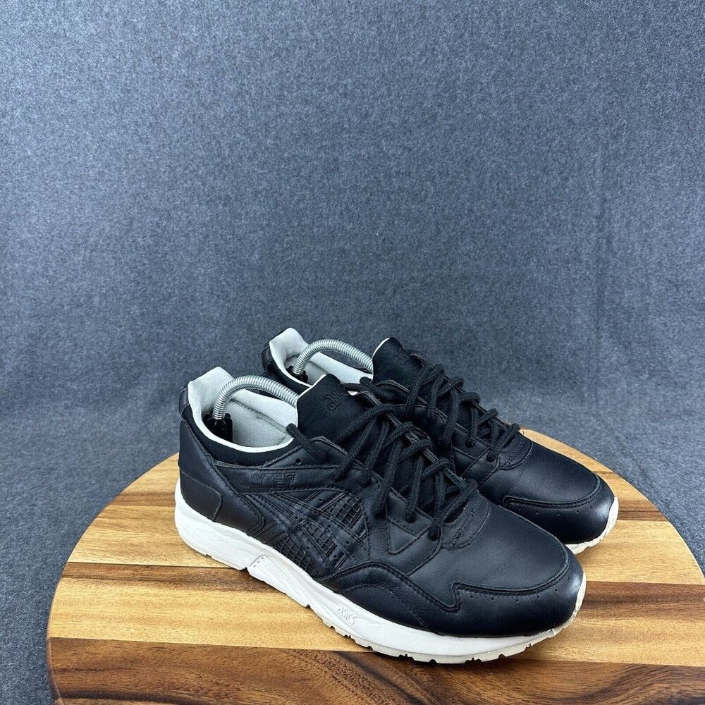 KITH GRAND OPENING ASICS
BLACK AND WHITE - Picture 2 of 11